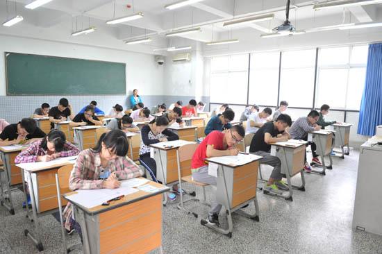 College entrance examination-- CCTV mic makes it more justice